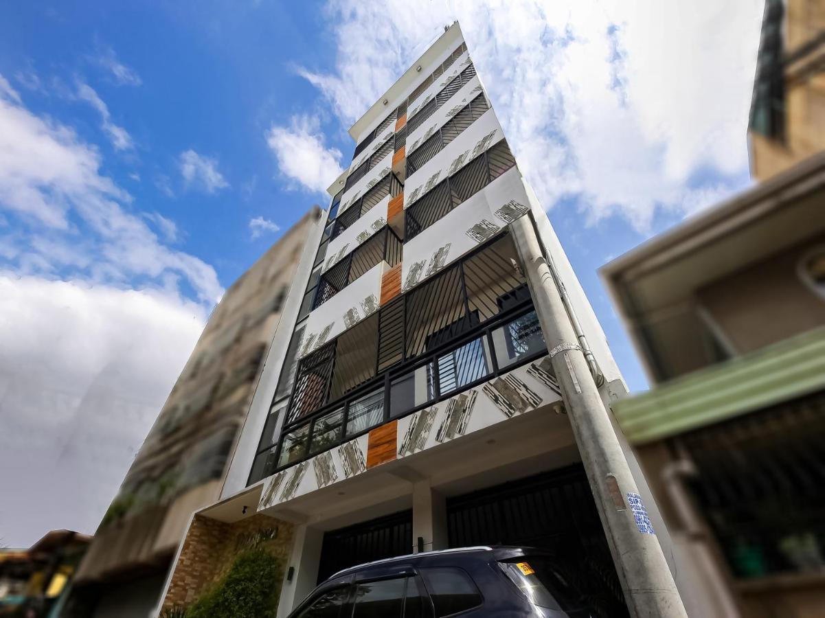 OYO 848 Dona Aurora Condotel Quezon City Esterno foto