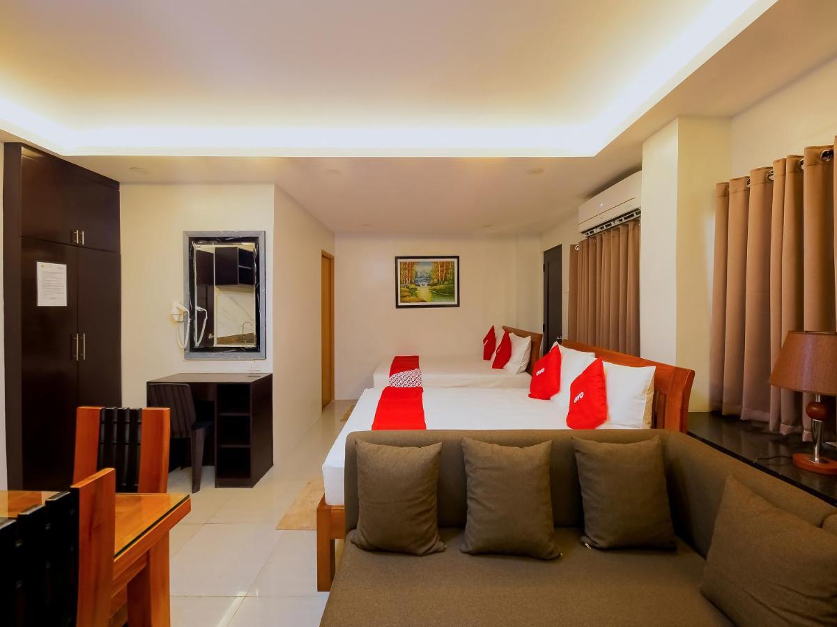 OYO 848 Dona Aurora Condotel Quezon City Esterno foto