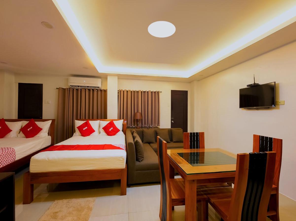 OYO 848 Dona Aurora Condotel Quezon City Esterno foto