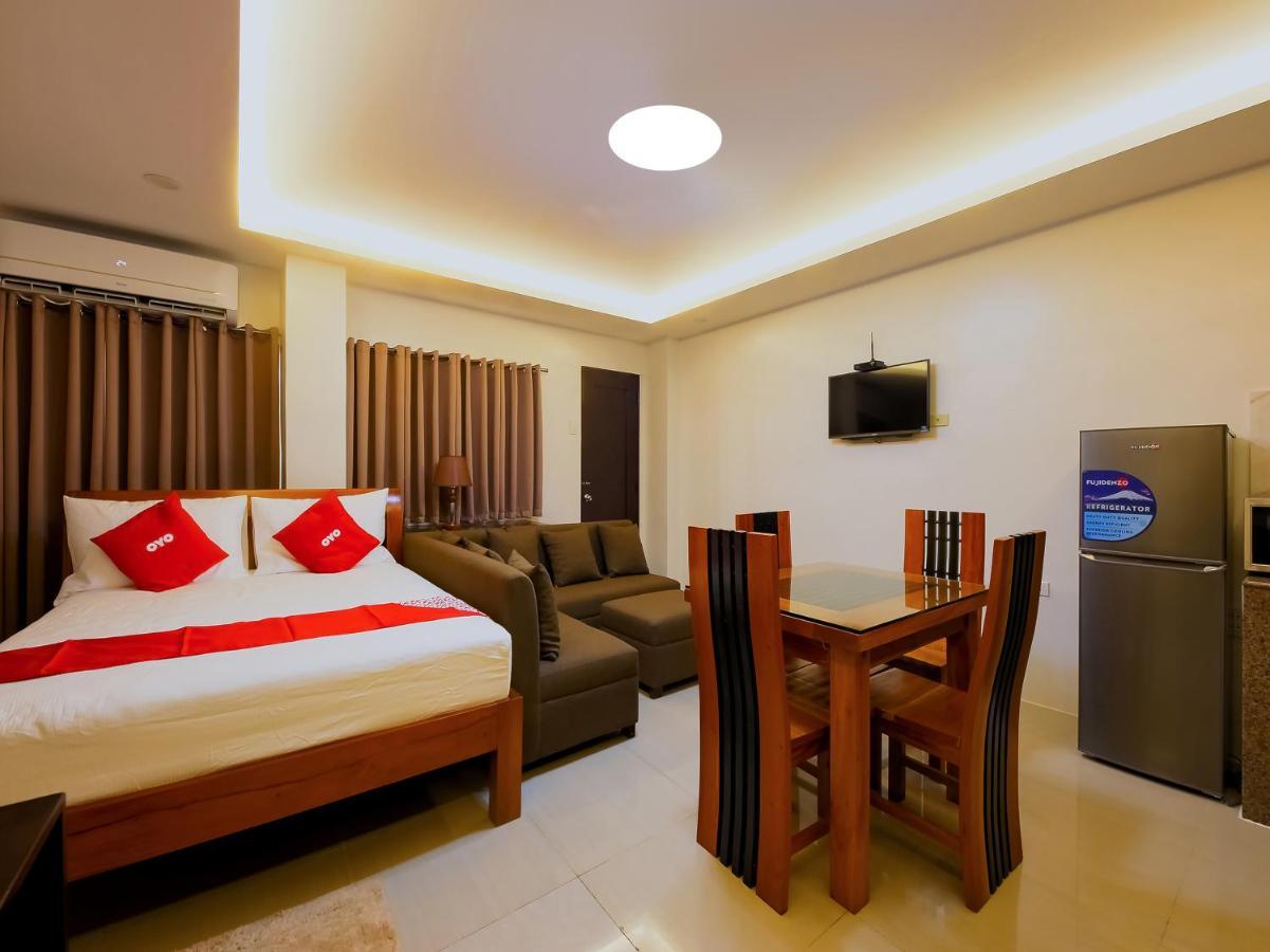 OYO 848 Dona Aurora Condotel Quezon City Esterno foto