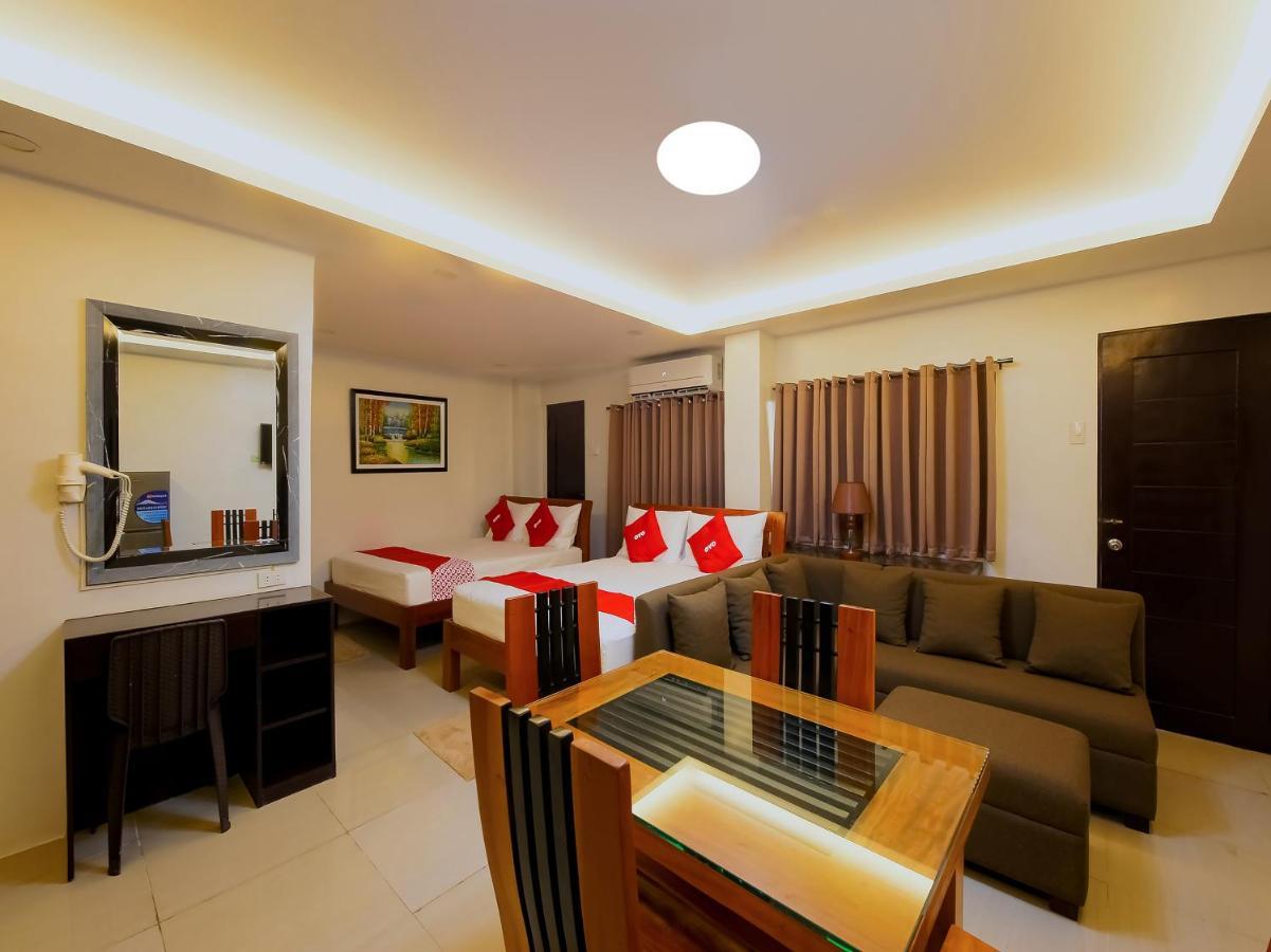 OYO 848 Dona Aurora Condotel Quezon City Esterno foto