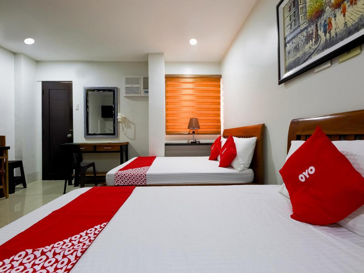 OYO 848 Dona Aurora Condotel Quezon City Esterno foto