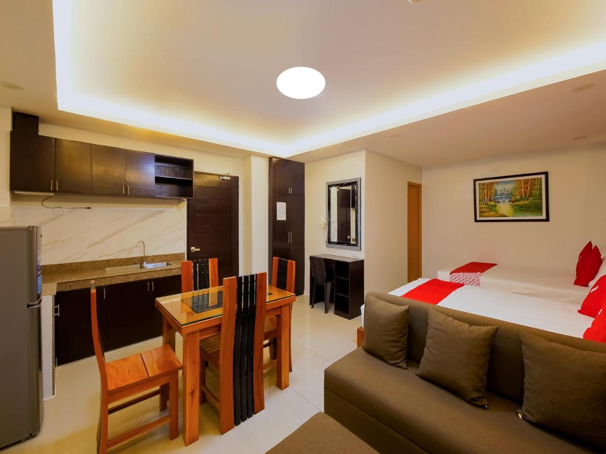OYO 848 Dona Aurora Condotel Quezon City Esterno foto