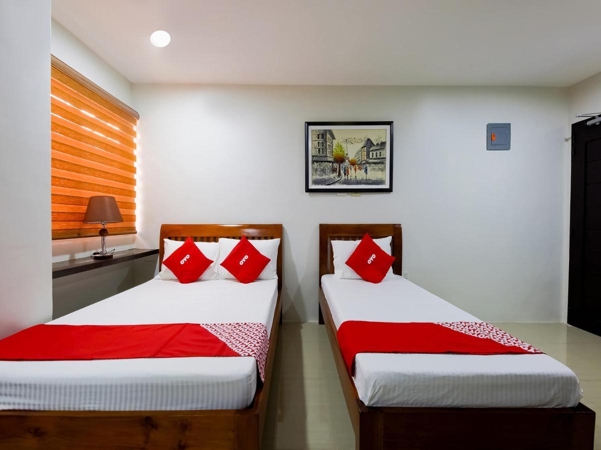OYO 848 Dona Aurora Condotel Quezon City Esterno foto