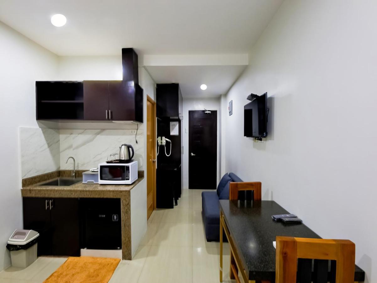 OYO 848 Dona Aurora Condotel Quezon City Esterno foto