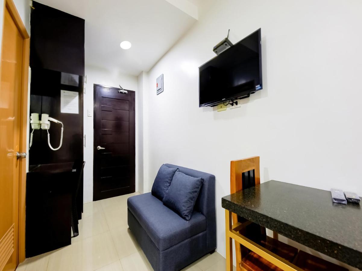OYO 848 Dona Aurora Condotel Quezon City Esterno foto