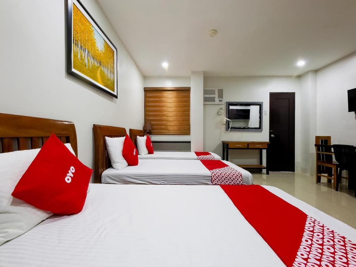 OYO 848 Dona Aurora Condotel Quezon City Esterno foto