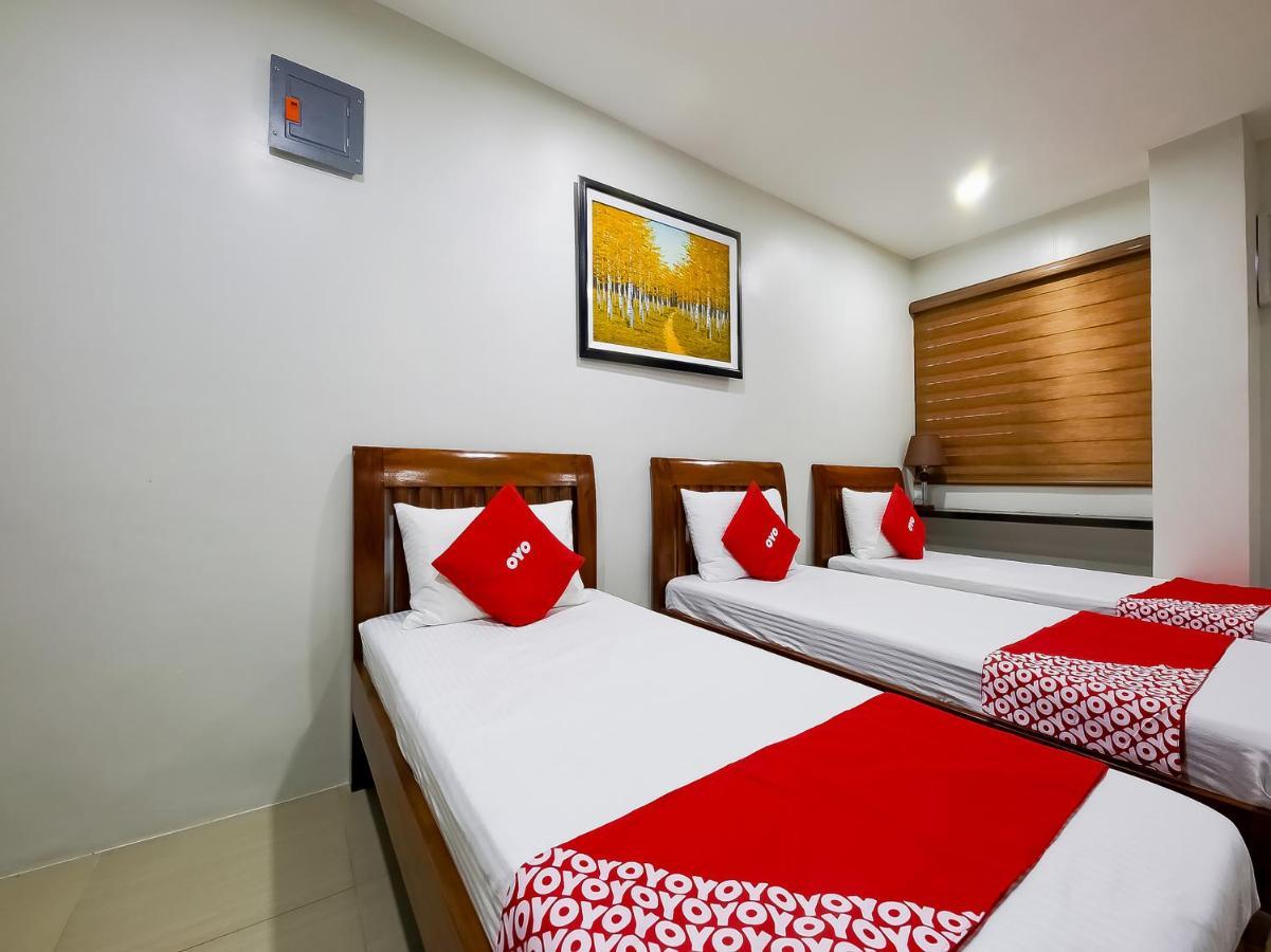 OYO 848 Dona Aurora Condotel Quezon City Esterno foto