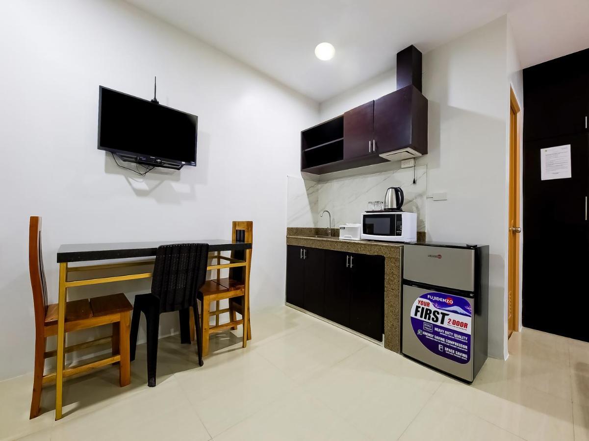 OYO 848 Dona Aurora Condotel Quezon City Esterno foto