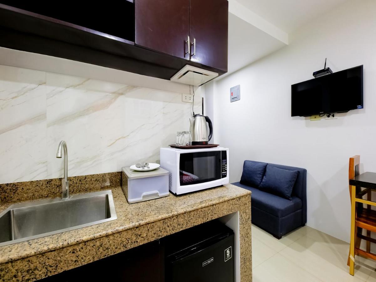 OYO 848 Dona Aurora Condotel Quezon City Esterno foto