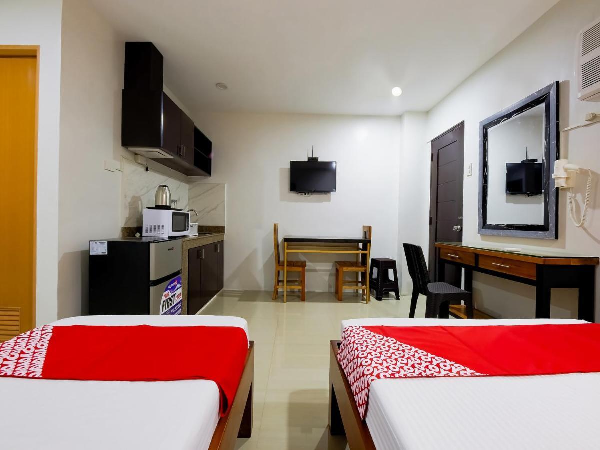 OYO 848 Dona Aurora Condotel Quezon City Esterno foto