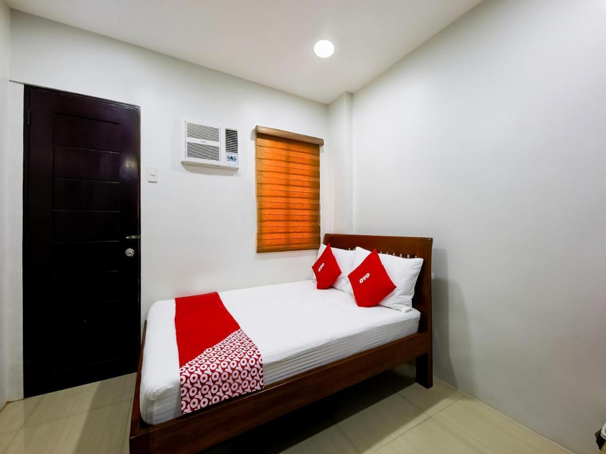 OYO 848 Dona Aurora Condotel Quezon City Esterno foto
