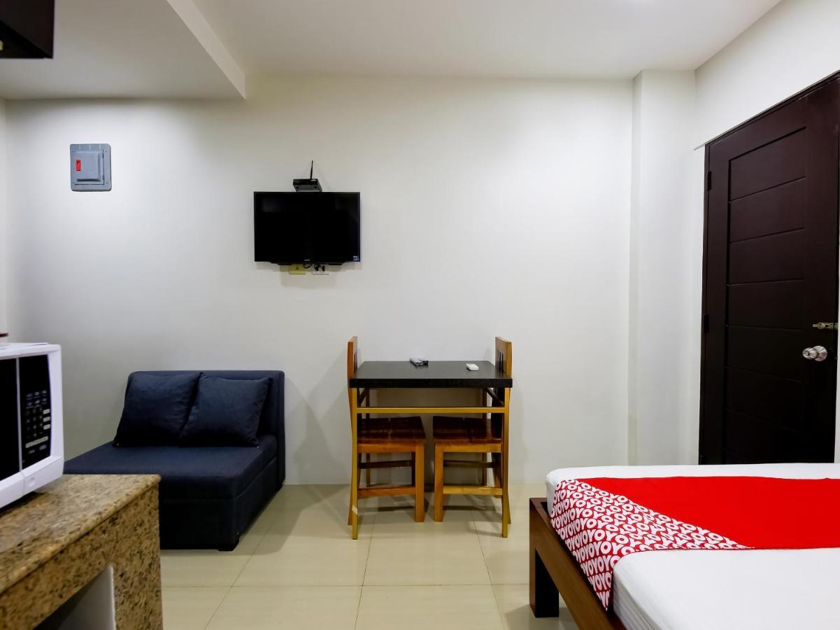 OYO 848 Dona Aurora Condotel Quezon City Esterno foto