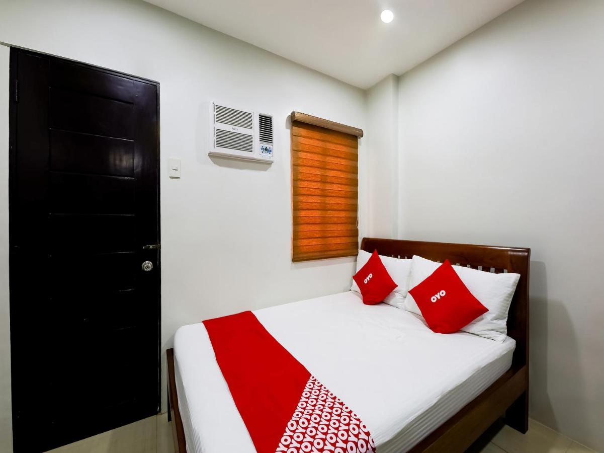 OYO 848 Dona Aurora Condotel Quezon City Esterno foto