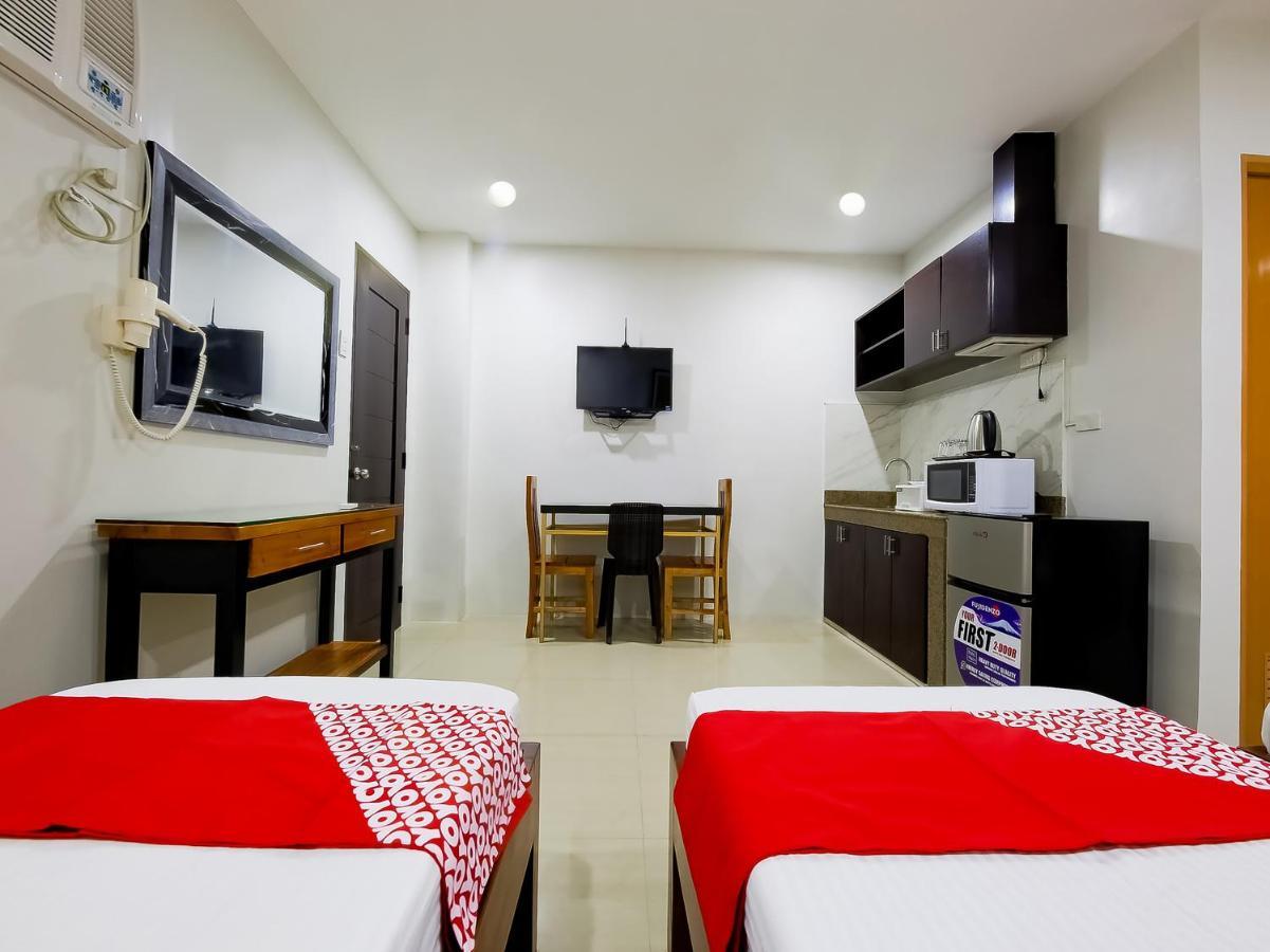 OYO 848 Dona Aurora Condotel Quezon City Esterno foto