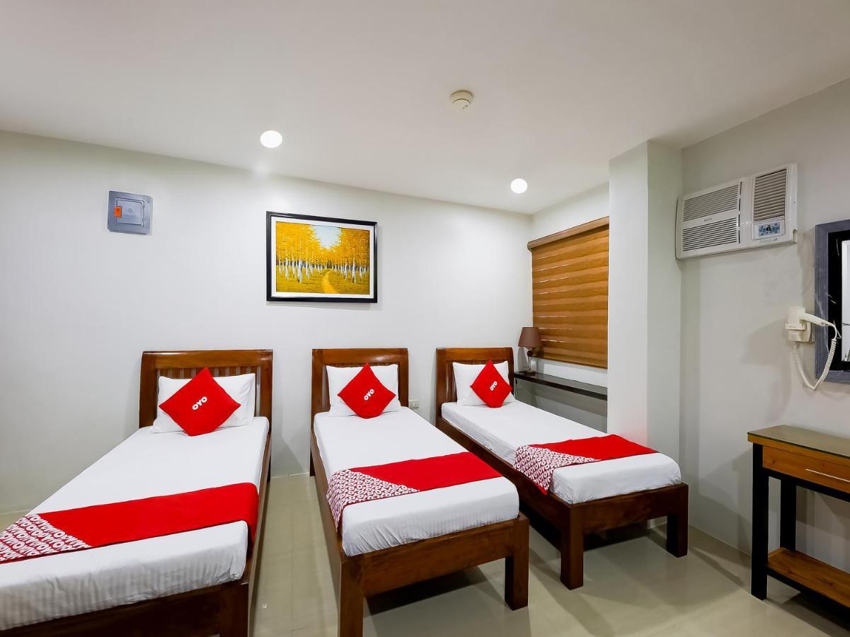 OYO 848 Dona Aurora Condotel Quezon City Esterno foto