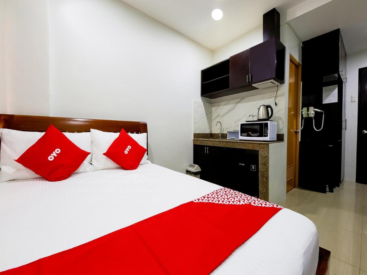 OYO 848 Dona Aurora Condotel Quezon City Esterno foto