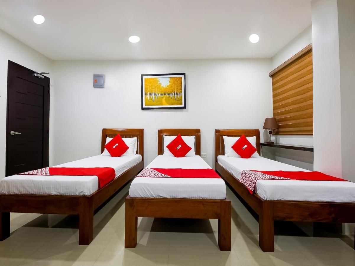 OYO 848 Dona Aurora Condotel Quezon City Esterno foto